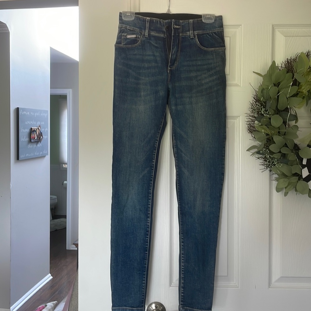 Coco & Carmen ZOEYZIP stretch skinny fit jean.